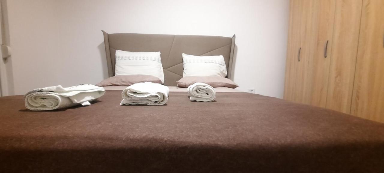 Studio Apartments Jupo ウルツィニ エクステリア 写真
