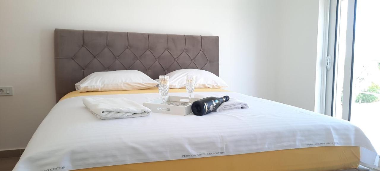 Studio Apartments Jupo ウルツィニ エクステリア 写真