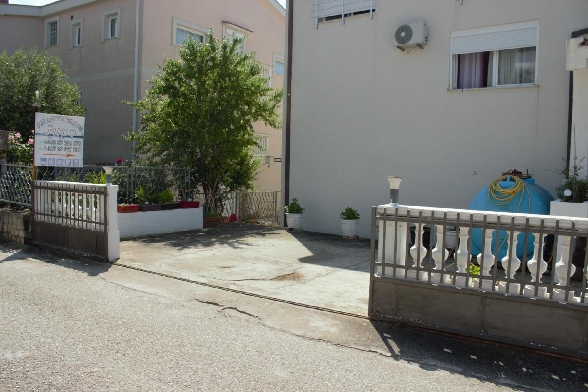 Studio Apartments Jupo ウルツィニ エクステリア 写真