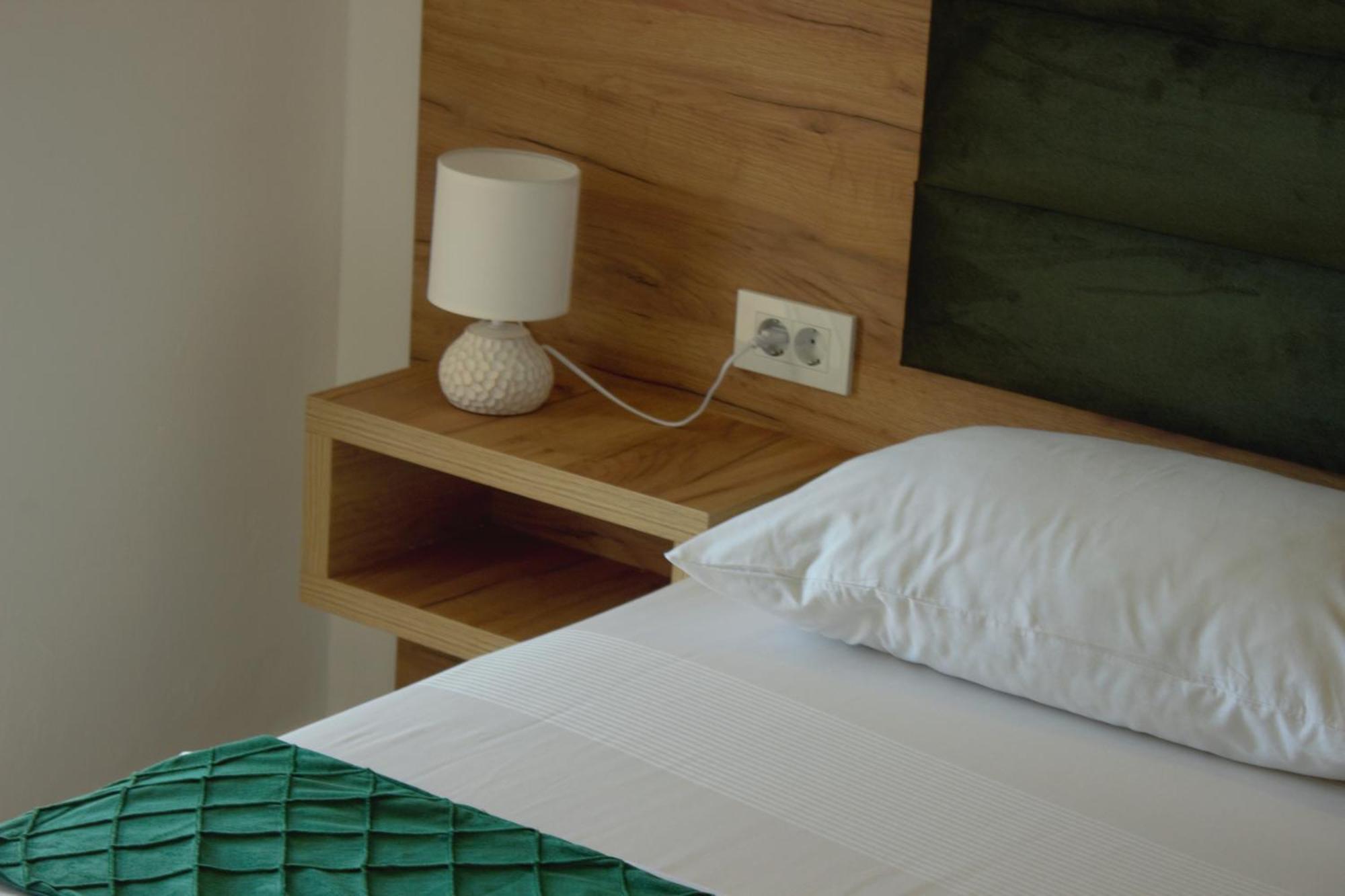 Studio Apartments Jupo ウルツィニ エクステリア 写真